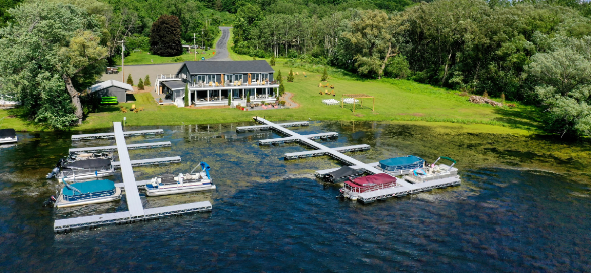 The Inn at Waneta Boat Slip